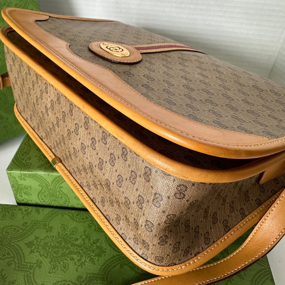 Authentic Gucci Sherry Line Leather Crossbody/Shoulder Bag. - Picture 11 of 17